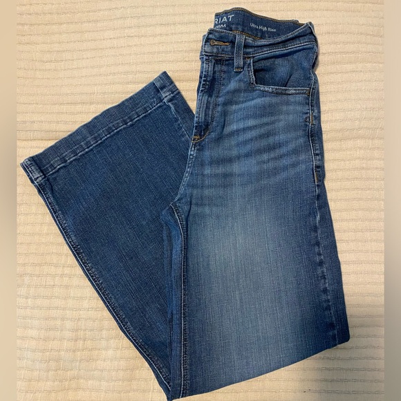 Ariat Women's Dark Blue Ultra High Rise Denim Wide Leg Flare Jeans Size 28S - Picture 1 of 10